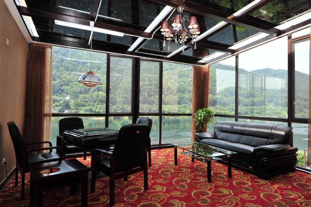 Jiande Yinyuan Hotel Tangcun Экстерьер фото